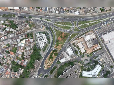 Parte da Avenida Mário Gurgel está interditada para a execução do novo viaduto e do mergulhão