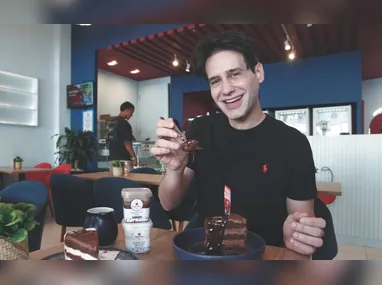 Tiago Freitas, do Salsa pizza, mostra opções do rodízio que vai marcar a data, incluindo novos sabores