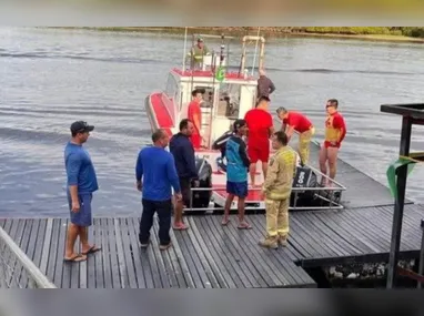 Imagem ilustrativa da imagem Embarcação com 19 pessoas naufraga, deixa um morto e 7 feridos no PR