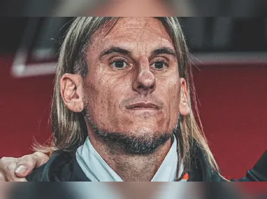 Isak, atacante do Liverpool, é uma das esperanças ofensivas da Suécia