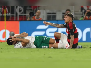 Zagueiro Jemmes durante confronto contra o Mirassol