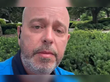 João Lucas provocou especulações ao colocar a mão na barriga de Sasha
