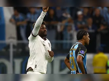Com time alternativo e improvisações de Diniz, jogo na Neo Química Arena terminou 0 a 0