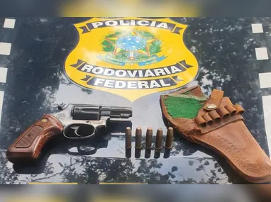 Imagem ilustrativa da imagem Homem é preso com revólver na BR-101 em Rio Novo do Sul