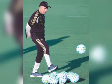 Saud Abdulhamid recebeu uma autorização especial para se ausentar dos primeiros dias de treinamentos