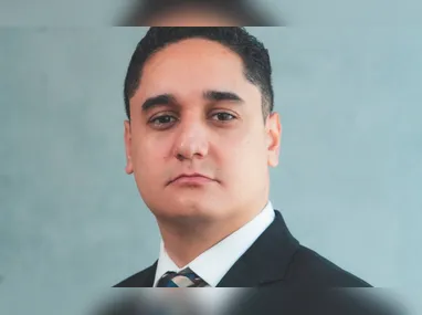 Eduardo Santos Sarlo é advogado e Secretário-Geral da OAB/ES