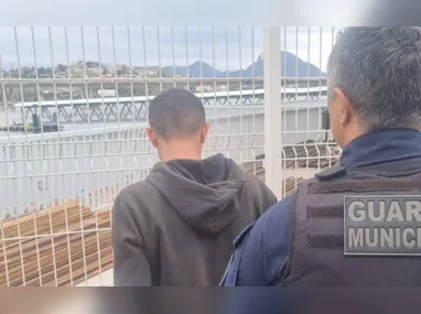 Imagem ilustrativa da imagem Integrante de facção é preso tentando embarcar para SP na rodoviária de Vitória