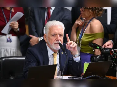 Em vídeos, ex-primeira-dama relata maltrato do enteado, critica aliança do PL com Ciro no Ceará e reafirma apoio a Eduardo Girão