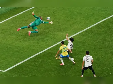 O brasileiro Casemiro (camisa 5), do Brasil, comemora após marcar o primeiro gol da seleção durante a partida contra o Japão, válida pela 2ª fase da Copa do Mundo de 2026, no Houston Stadium, em Houston, no estado do Texas, nesta segunda-feira, 29 de junho de 2026