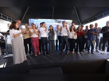 Governador Ricardo Ferraço e o prefeito de Cariacica, Euclério Sampaio, fizeram o anúncio antes do desfile em comemoração ao aniversário da cidade