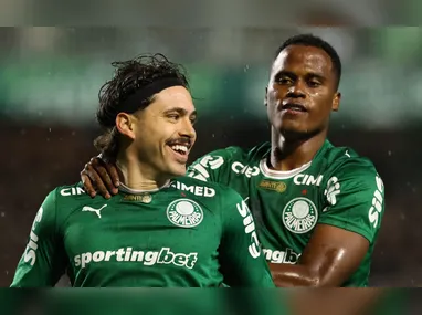 Leozinho marcou os dois gols da vitória em cinco minutos no início do segundo tempo