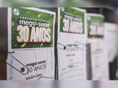 Imagem ilustrativa da imagem Mega-Sena especial de 30 anos: confira os números sorteados neste domingo