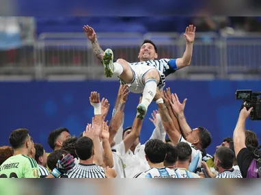 Imagem ilustrativa da imagem Messi é enaltecido por jogadores após classificação heroica da Argentina na Copa