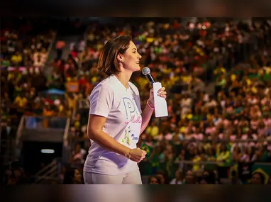 Imagem ilustrativa da imagem Michelle Bolsonaro convoca apoiadores a fiscalizarem transparência das eleições