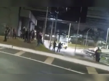 Imagem ilustrativa da imagem Motociclista morre após cair embaixo da roda de coletivo na Serra