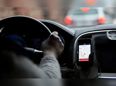 Imagem ilustrativa da imagem Motoristas de apps reclamam de queda na nota de crédito após consulta ao MoveBrasil