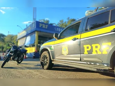 Homem incendiou motocicleta para impedir uma abordagem policial