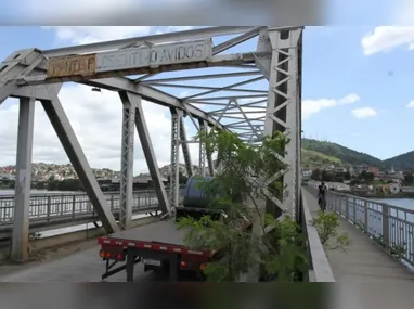 Placa indica limite de velocidade na ciclovia da orla em Vila Velha, município com maior número de acidentes