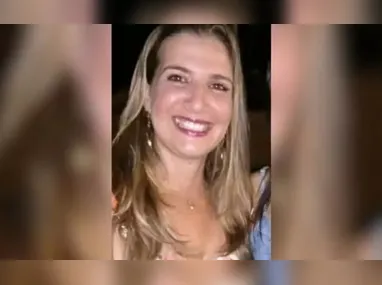 Criança fica grudada em sofá após usar supercola em MG