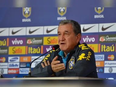 Silas aponta problemas e projeta futuro da Seleção Brasileira: 'Nunca mais'