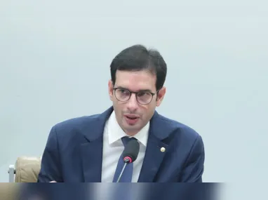 Imagem ilustrativa da imagem Relator mudará projeto de lei sobre 6x1 para evitar impacto em remuneração