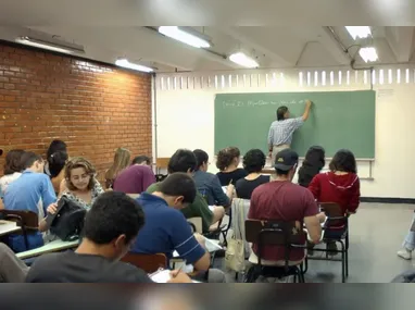 Cerca de quarenta notas foram apreendidas