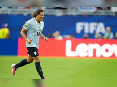 Considerando o desempenho na etapa de grupos, a seleção brasileira apresentou superioridade tanto no ataque quanto na defesa em relação ao Japão