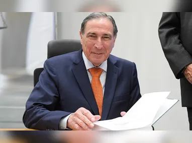 As vítimas são o motorista do caminhão, o motorista e cinco passageiros da van, segundo o prefeito de Petrolândia, Fabiano Marques
