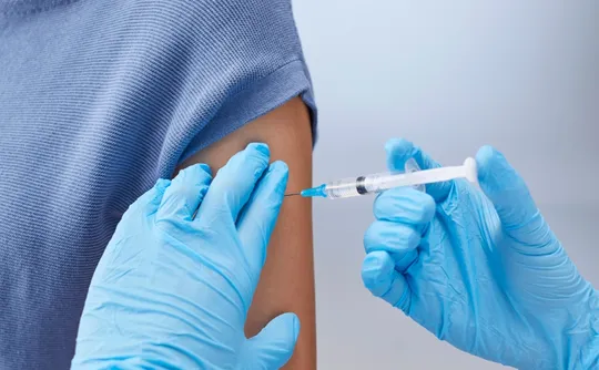 Imagem ilustrativa da imagem Anvisa atualiza vacinas contra Covid para acompanhar variantes em circulação
