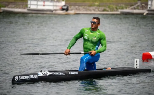 Imagem ilustrativa da imagem Isaquias Queiroz é ouro no C1 1000 m no Pan-Americano de canoagem