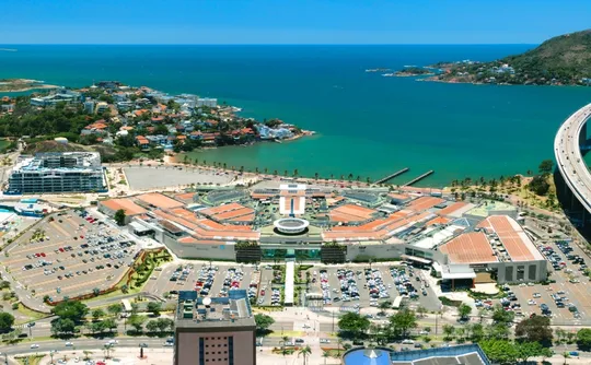 Imagem ilustrativa da imagem Lojas de shoppings vão abrir mais cedo no domingo