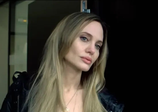 Imagem ilustrativa da imagem Angelina Jolie diz que não namora desde separação de Brad Pitt, há 10 anos