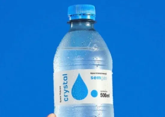 Imagem ilustrativa da imagem Anvisa determina recolhimento de lote da água mineral Cristal sem gás