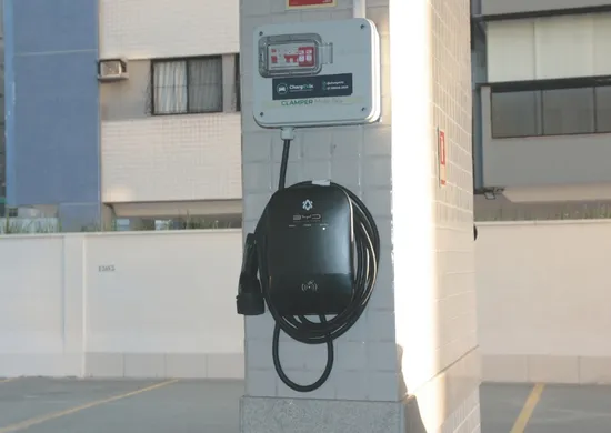 Imagem ilustrativa da imagem Assembleia aprova regras para instalar recarga de carro elétrico em prédios no ES
