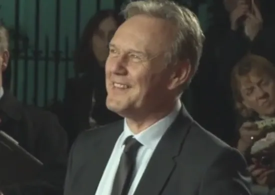 Imagem ilustrativa da imagem Ator Anthony Head, de 'Buffy' e 'Ted Lasso', morre aos 72 anos