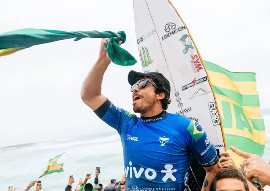 Imagem ilustrativa da imagem Atual campeão mundial, Yago Dora vence etapa de Saquarema da WSL