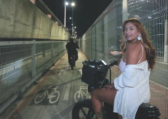 Imagem ilustrativa da imagem Bike elétrica vira opção para atravessar a Terceira Ponte mais rápido