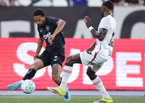 Imagem ilustrativa da imagem Botafogo fica no 0 a 0 contra o Vitória em jogo atrasado do Brasileirão