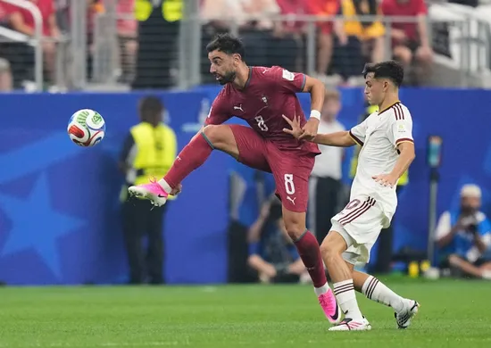 Imagem ilustrativa da imagem Bruno Fernandes lamenta 2º tempo ruim de Portugal