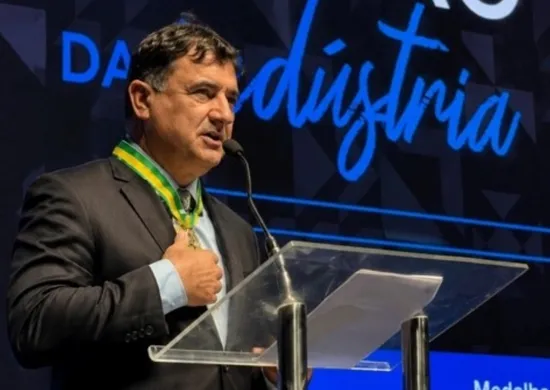 Imagem ilustrativa da imagem CNI homenageia empresário capixaba e destaca força da indústria do Espírito Santo