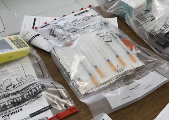 Imagem ilustrativa da imagem Canetas para perder peso: médicos alertam para riscos de remédio ilegal