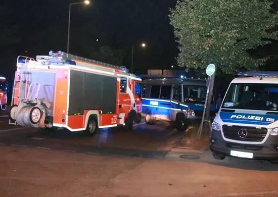 Imagem ilustrativa da imagem Carro avança contra pessoas em parada LGBT+ na Alemanha e deixa pelo menos 1 morto