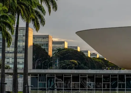 Imagem ilustrativa da imagem Congresso se aproxima do recesso sem votar PEC 6x1 e PL da Misoginia
