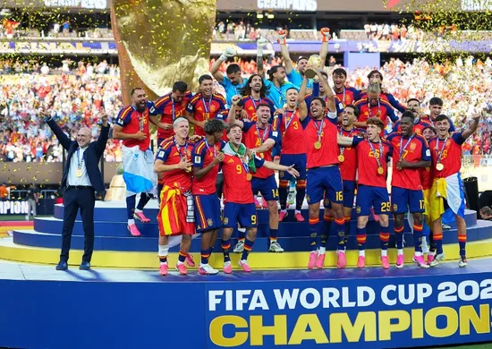 Imagem ilustrativa da imagem Copa de 2026 chega ao fim com recordes históricos, polêmicas e título da Espanha