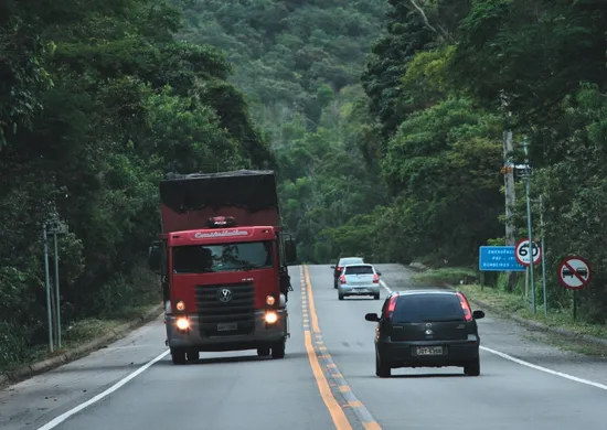 Imagem ilustrativa da imagem Empresa vai identificar imóveis para desapropriação em obras na BR-262