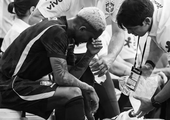 Imagem ilustrativa da imagem Exame aponta lesão e Wesley é cortado da Copa do Mundo