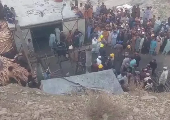 Imagem ilustrativa da imagem Explosão em mina de carvão deixa ao menos 34 mortos no Paquistão