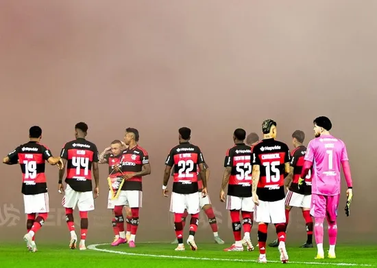 Imagem ilustrativa da imagem Flamengo volta a campo na tela da TV Tribuna / Band para disputar amistoso