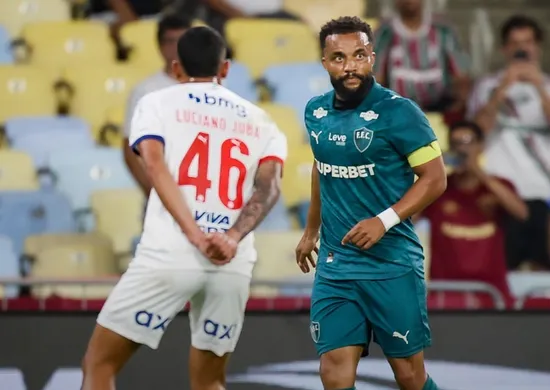 Imagem ilustrativa da imagem Fluminense e Bahia empatam em reencontro de Thiago Silva com torcida