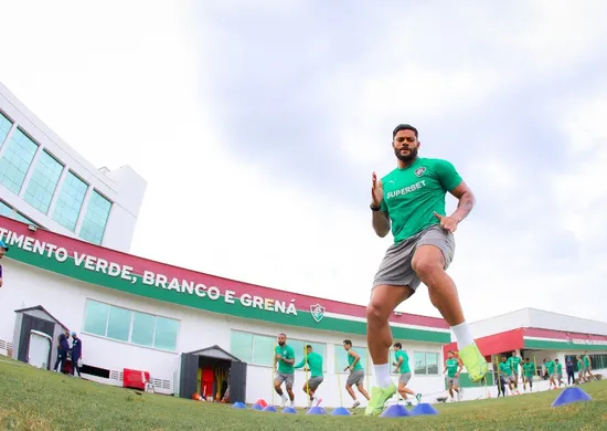 Imagem ilustrativa da imagem Fluminense ganha força com Thiago Silva e Hulk para enfrentar o Grêmio